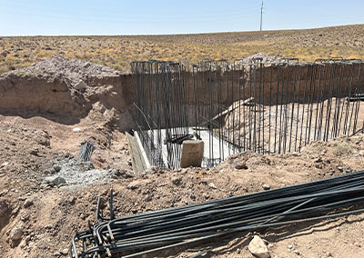 اجرای لوله های پلی اتیلن دفنی کارخانه تغلیظ چاه فیروزه