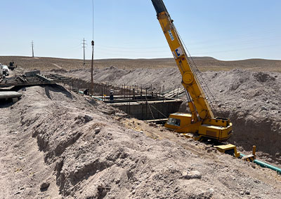 اجرای لوله های پلی اتیلن دفنی کارخانه تغلیظ چاه فیروزه